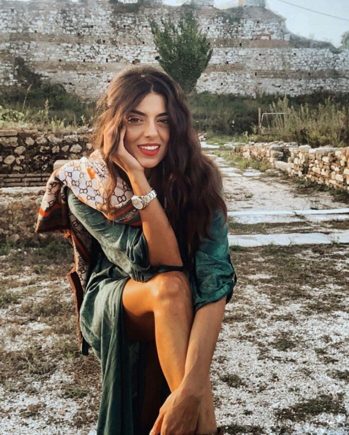 Νίκη Λάμη Γυμνή στο Instagram Σπύρος Χατζηαγγελάκης