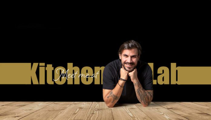 Άκης Πετρετζίκης