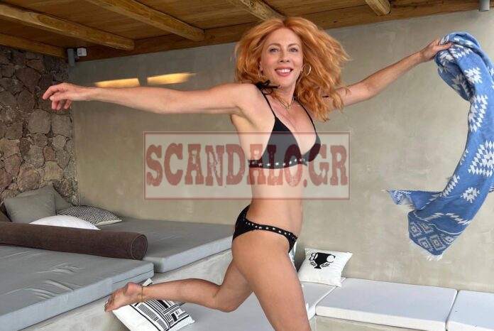 Σμαράγδα Καρύδη Instagram με μαύρο μπικίνι καλοκαιρινές διακοπές Αίγινα