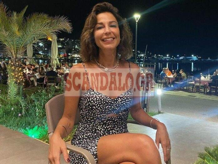 Κατερίνα Παπουτσάκη,sexy milf,σέξι μαγιό