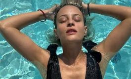 Η Ιλένια Ουίλιαμς τρέλανε κόσμο με το μαγιό στην Ίο Ιλένια Ουίλιαμς