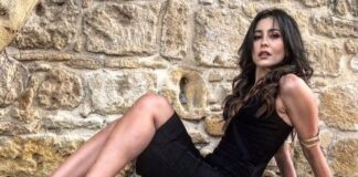 Η Βαρβάρα Λάρμου στα 46 της ποζάρει με μπικίνι στη Φολέγανδρο Βαρβάρα Λάρμου, μπικίνιGreece LadiesHot NewsGreece Ladies