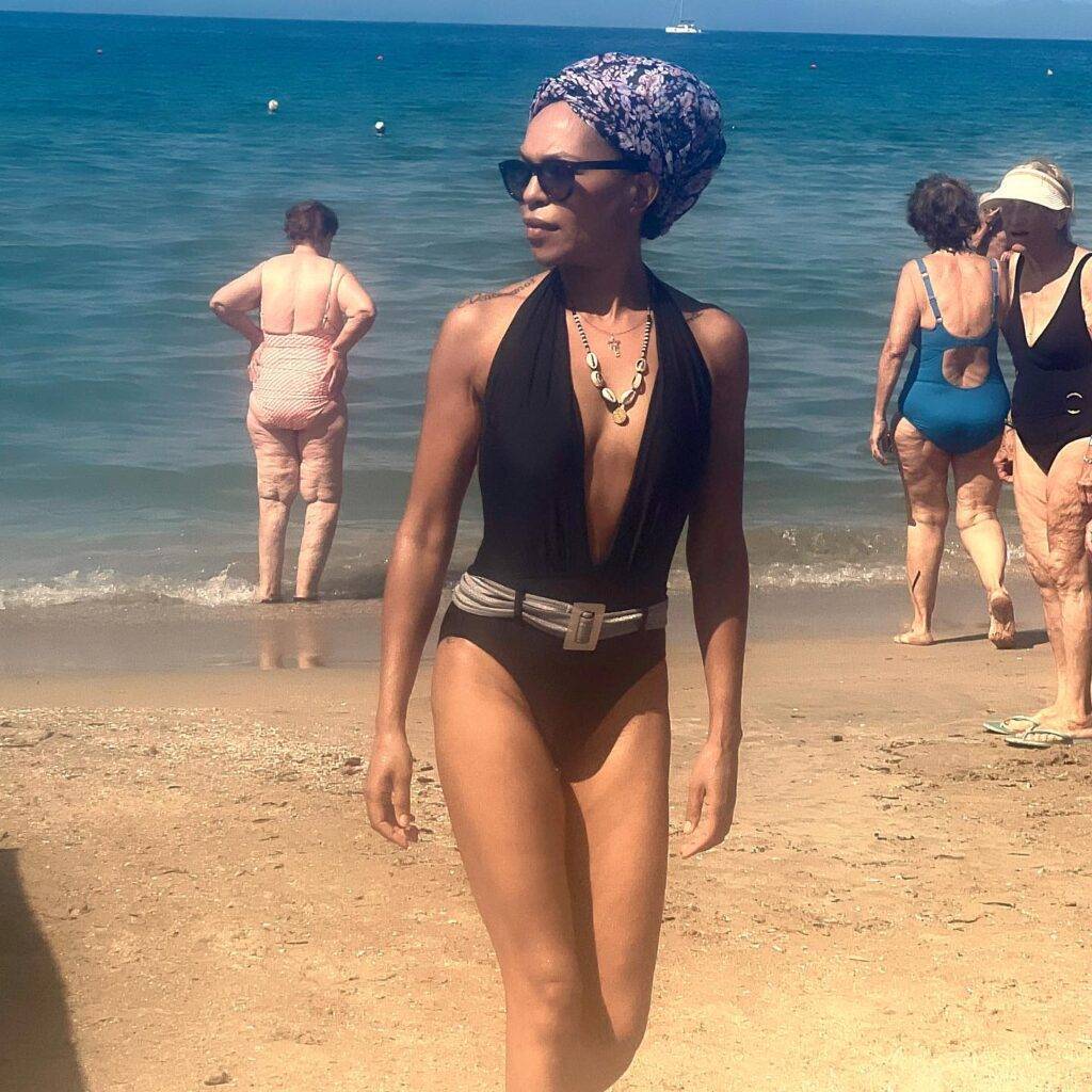 Νίκη Σερέτη instagram σέξι μαγιό 