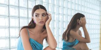 Emily Ratajkowski: Γυμνή στο σούπερ μάρκετ μόνο με τα εσώρουχά της Emily Ratajkowski Celebrities News Γυμνές φωτογραφίες sexy photos sexy videos