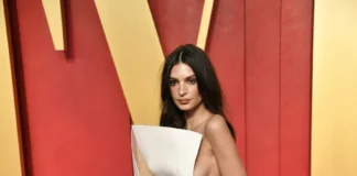 Emily Ratajkowski : Η αποκαλυπτική εμφάνιση του μοντέλου στο πάρτι των Όσκαρ Vanity Fair emily ratajkowski oscars 2024 Party